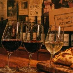 Dégustation vin argentin paris : Malbec rouge et Torrontés blanc, verres et empanadas